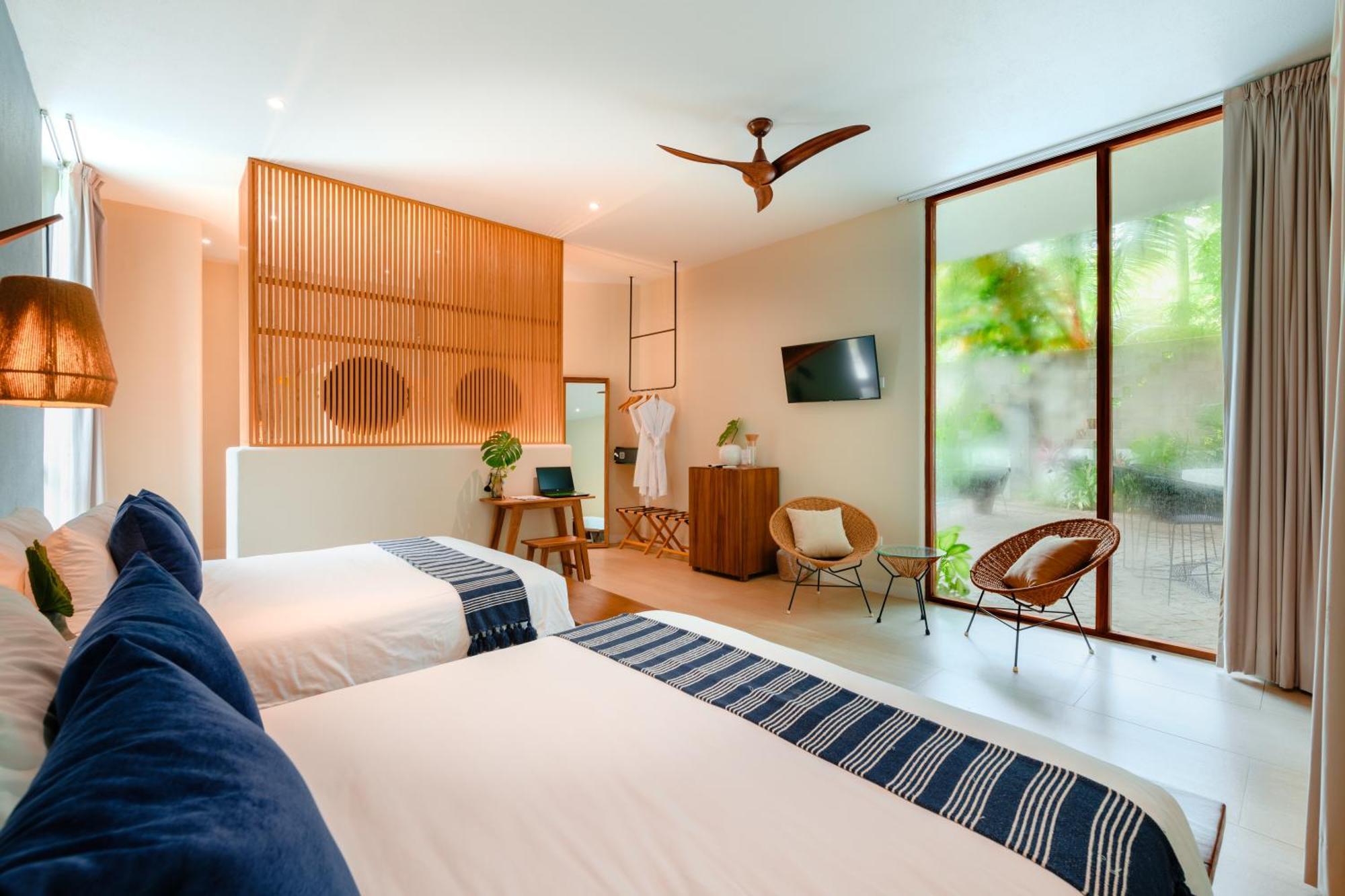 Deluxe Queen Suite